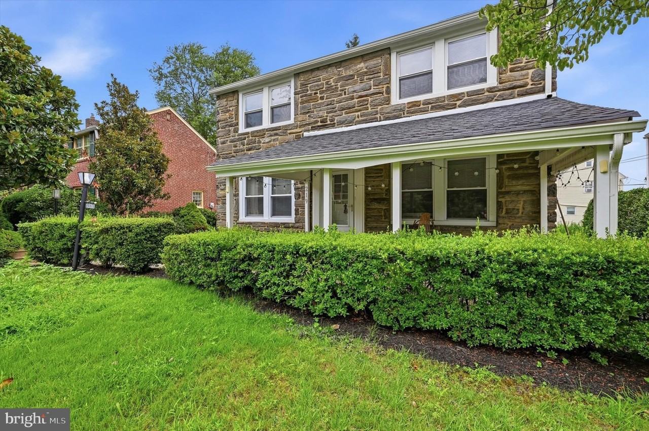 219 Crosshill Rd - Photo 3 of 38