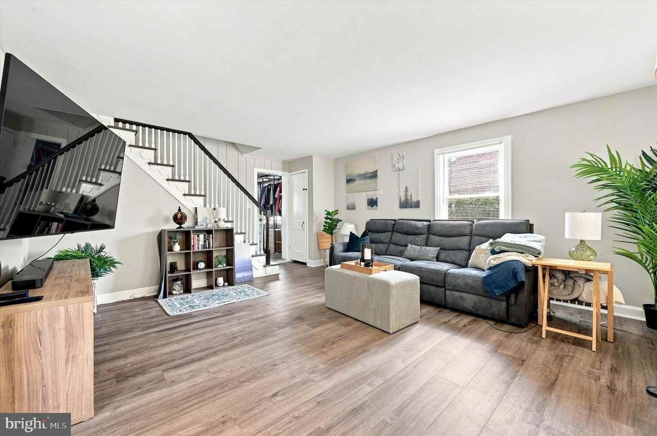 219 Crosshill Rd - Photo 5 of 38