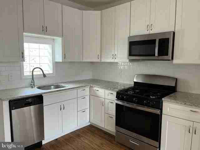 1622 Montrose St - Photo 3 of 11