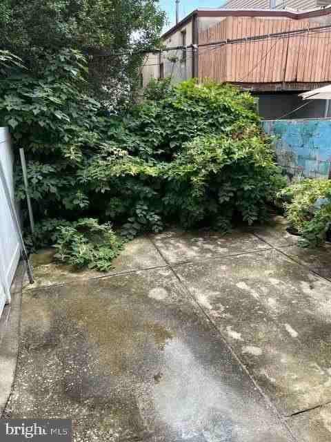 1622 Montrose St - Photo 5 of 11