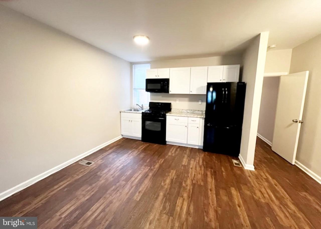5815 Catharine St #A - Photo 2 of 13