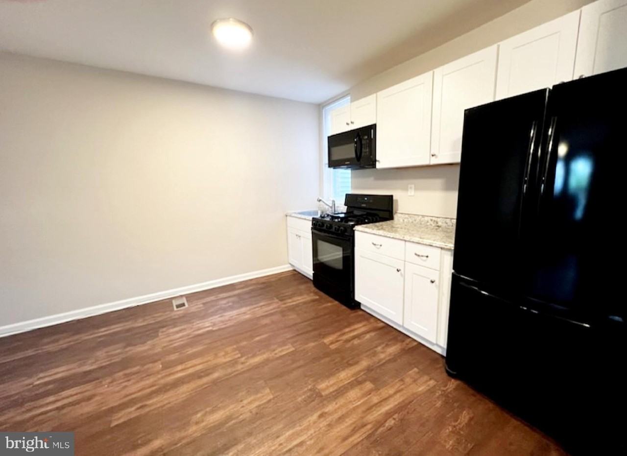 5815 Catharine St #A - Photo 3 of 13