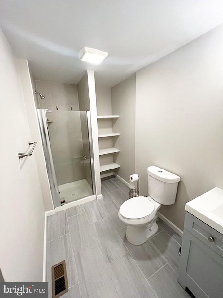 5815 Catharine St #A - Photo 6 of 13