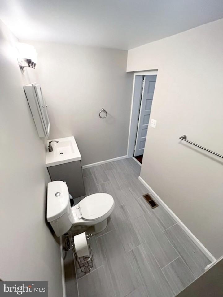 5815 Catharine St #A - Photo 7 of 13