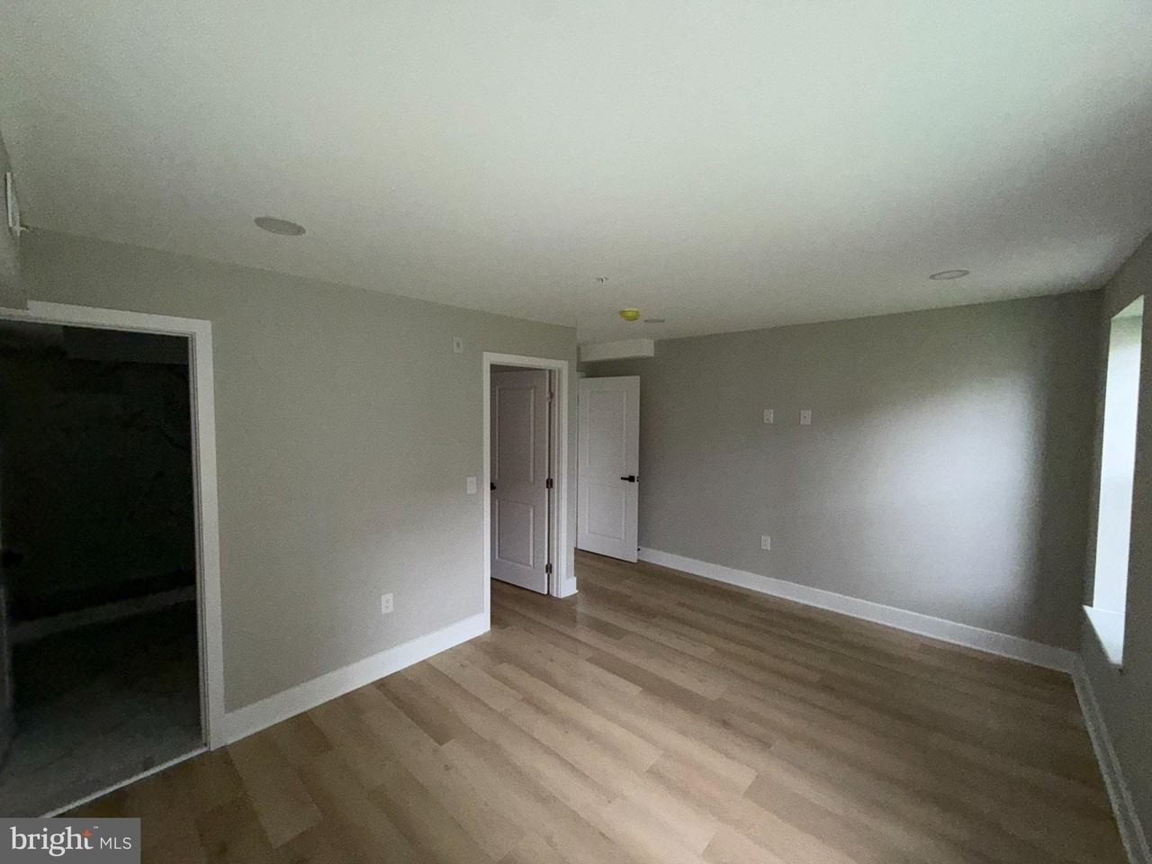 1201 Lindley Ave #2 - Photo 5 of 22
