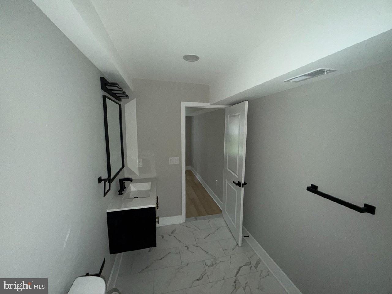 1201 Lindley Ave #2 - Photo 6 of 22