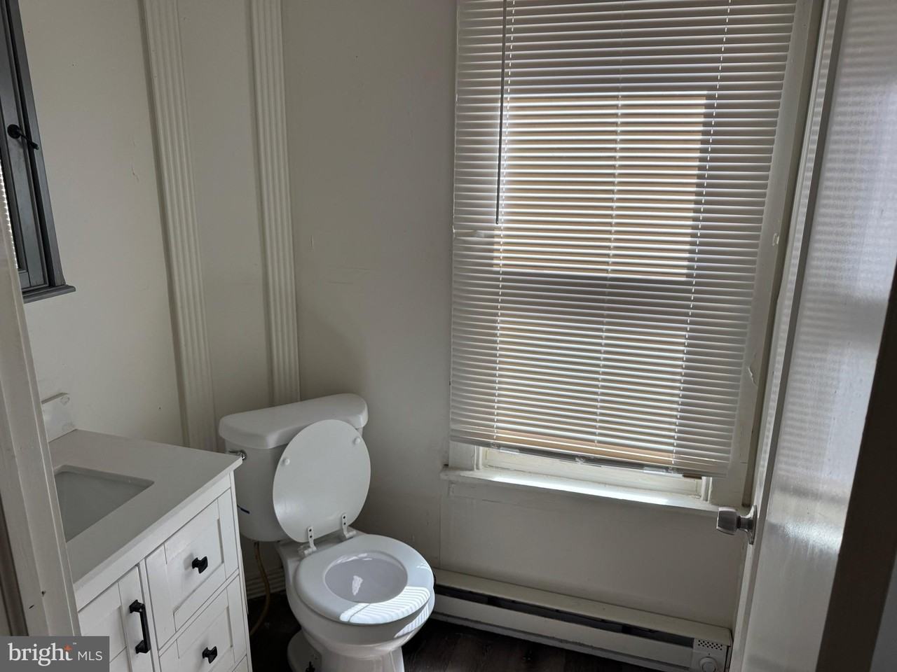 302 S 2nd St - Photo 6 of 11