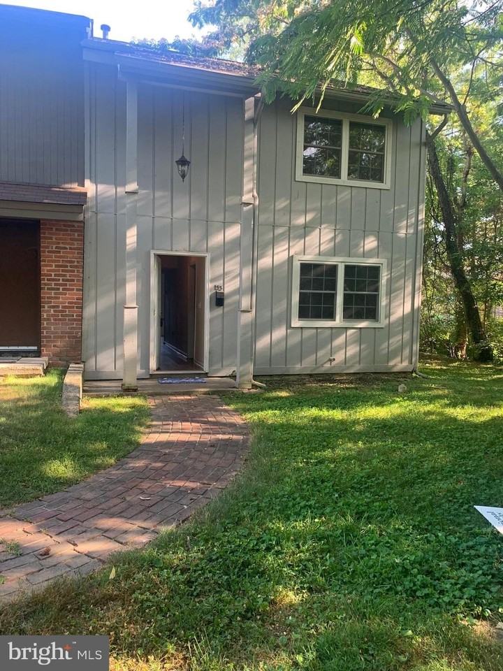 133 Woodlake Dr - Photo 2 of 26