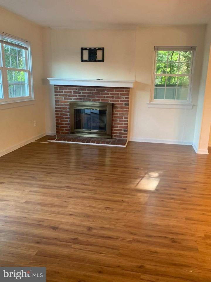 133 Woodlake Dr - Photo 4 of 26
