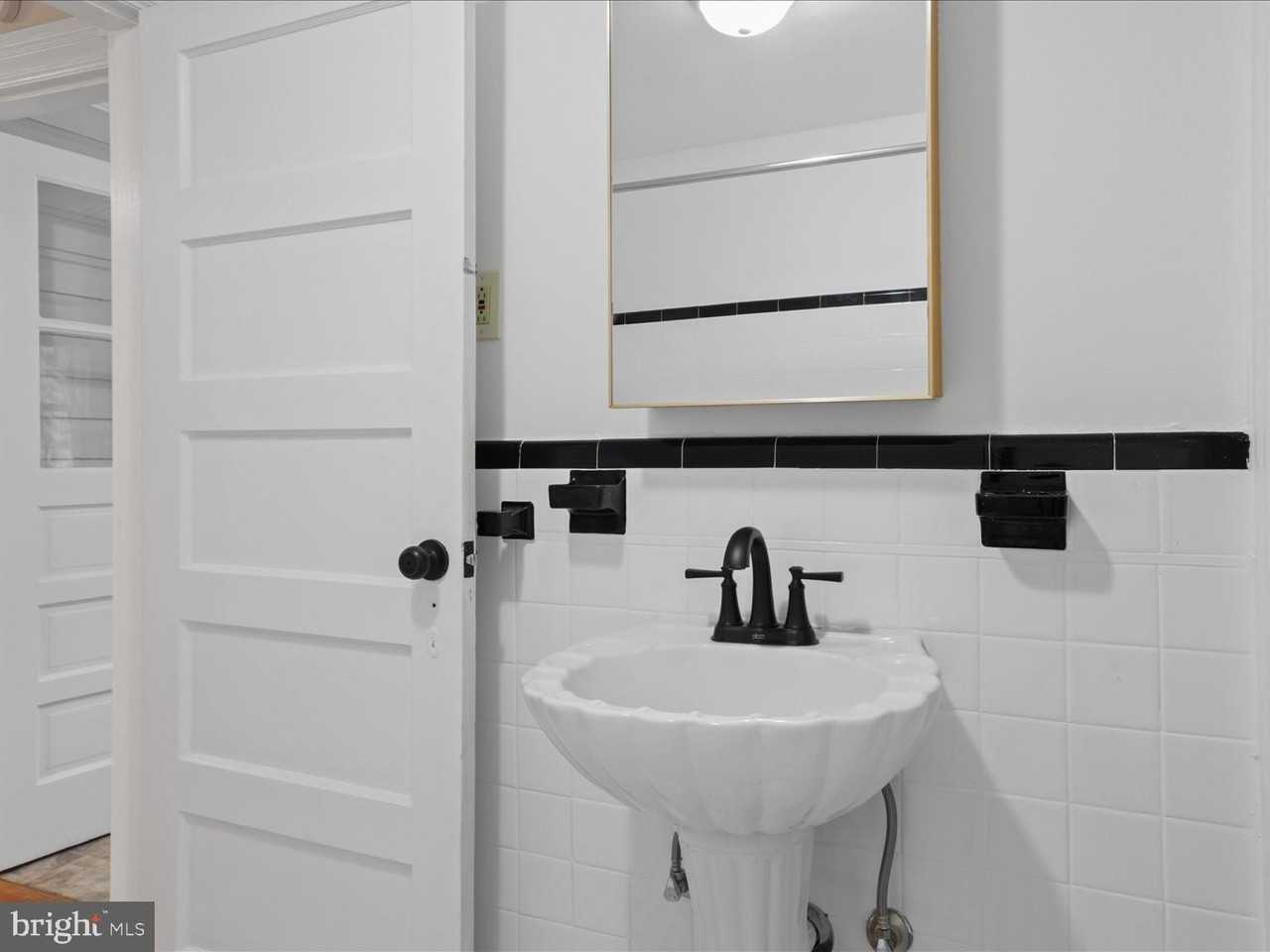 4701 8th Rd S - Photo 3 of 22
