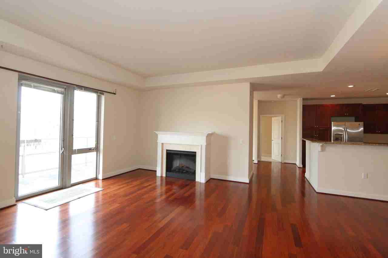 513 W Broad St #713 - Photo 6 of 28