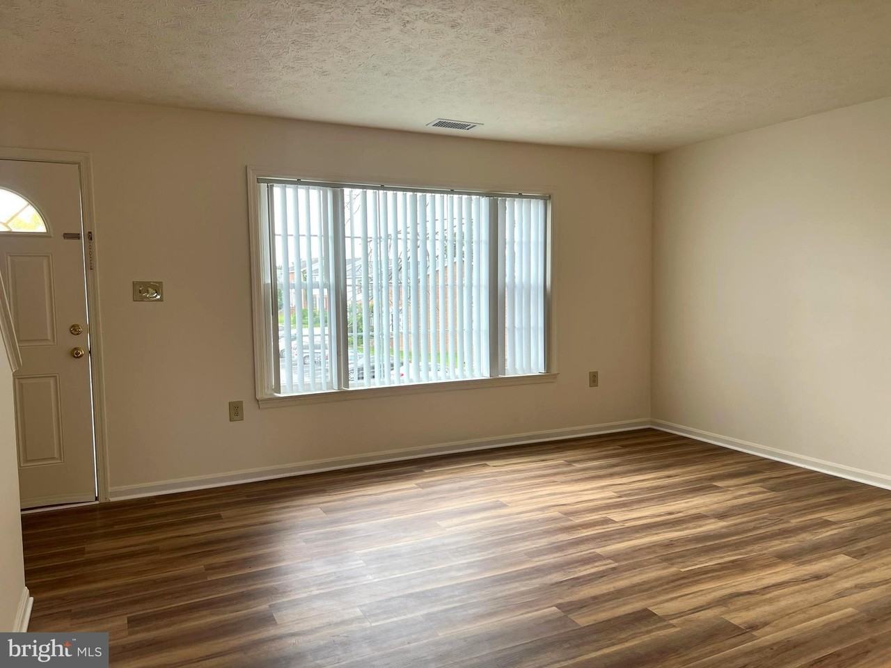 128 Parkside Dr - Photo 6 of 17