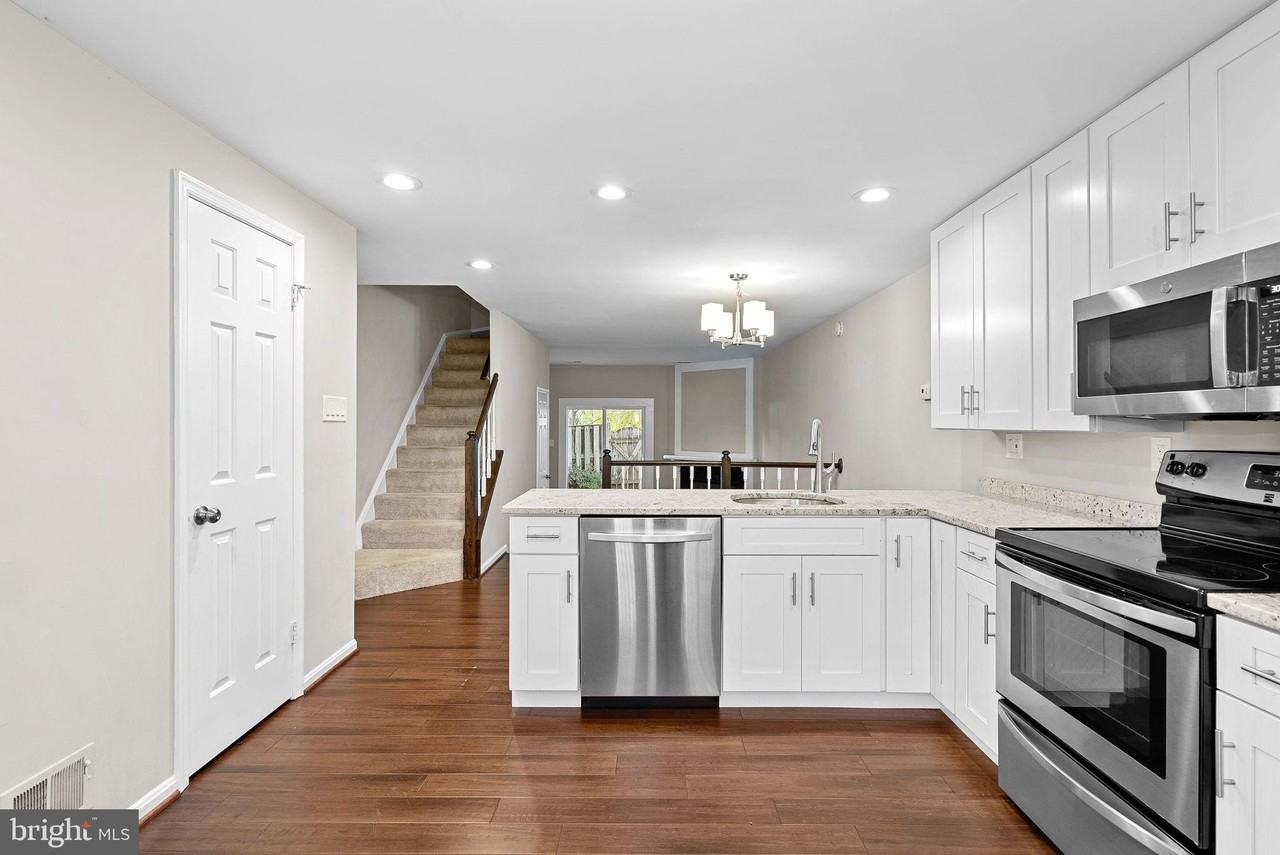 2110 Whisperwood Glen Ln - Photo 4 of 27