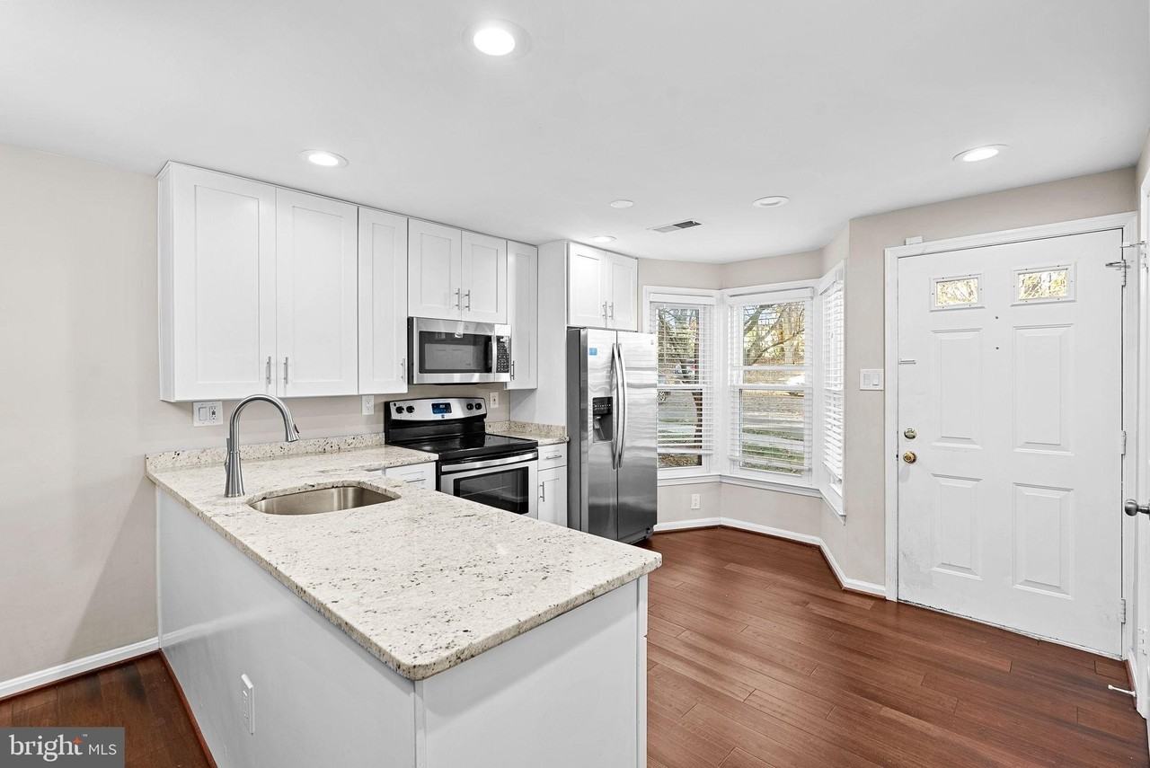 2110 Whisperwood Glen Ln - Photo 5 of 27