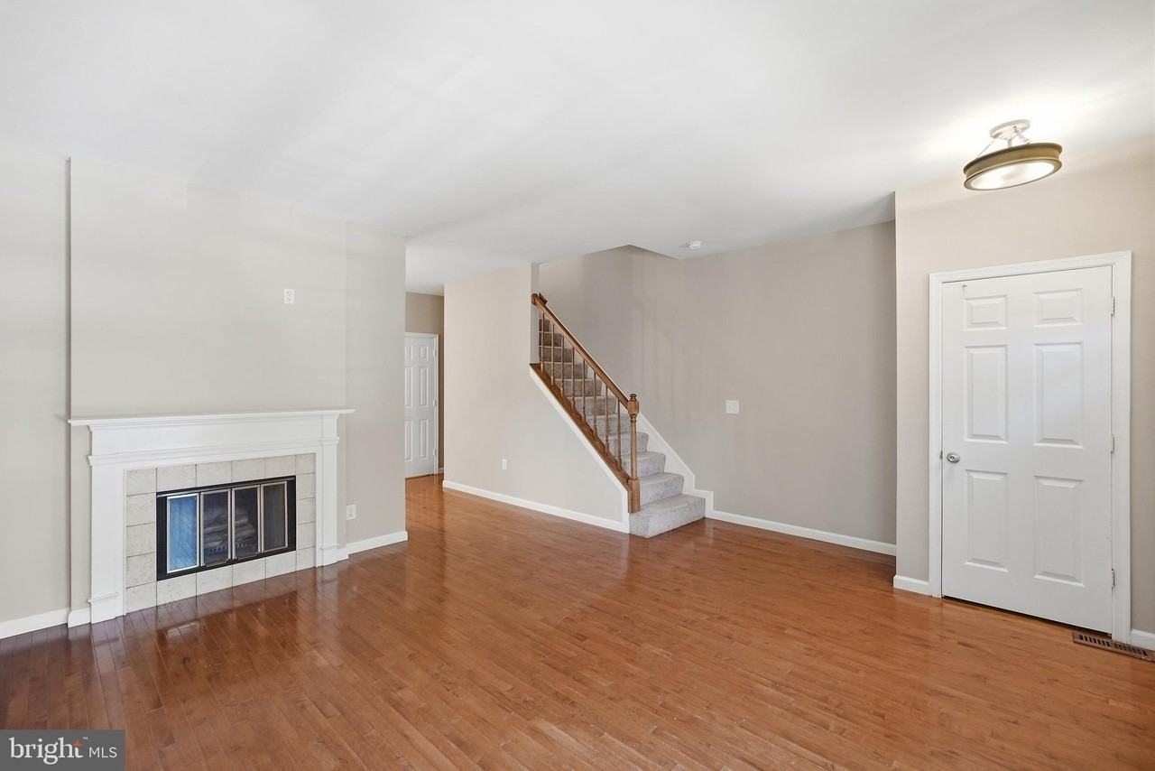 7253 Stover Dr - Photo 5 of 31
