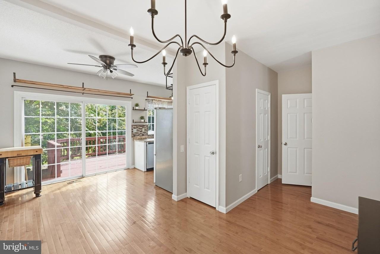 7253 Stover Dr - Photo 6 of 31
