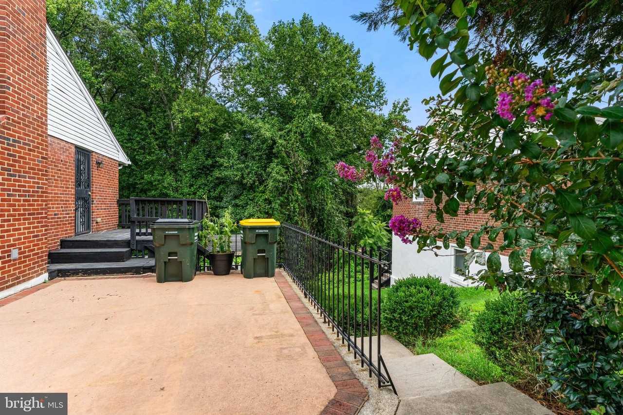 6808 Darby Ln - Photo 6 of 50