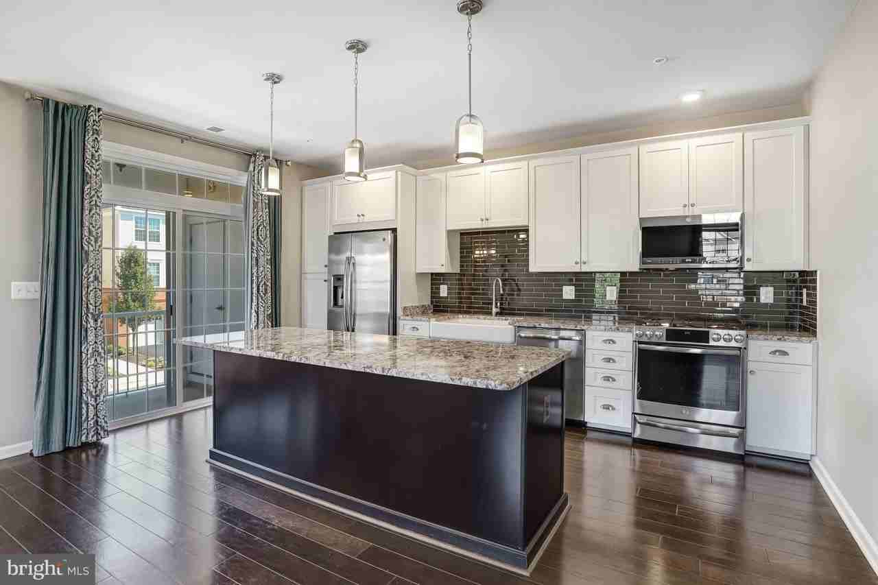 23230 Milltown Knoll Sq #114 - Photo 3 of 27