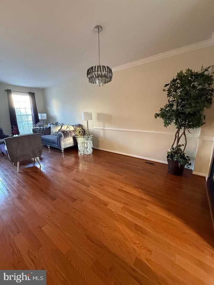 15620 William Bayliss Ct - Photo 3 of 18