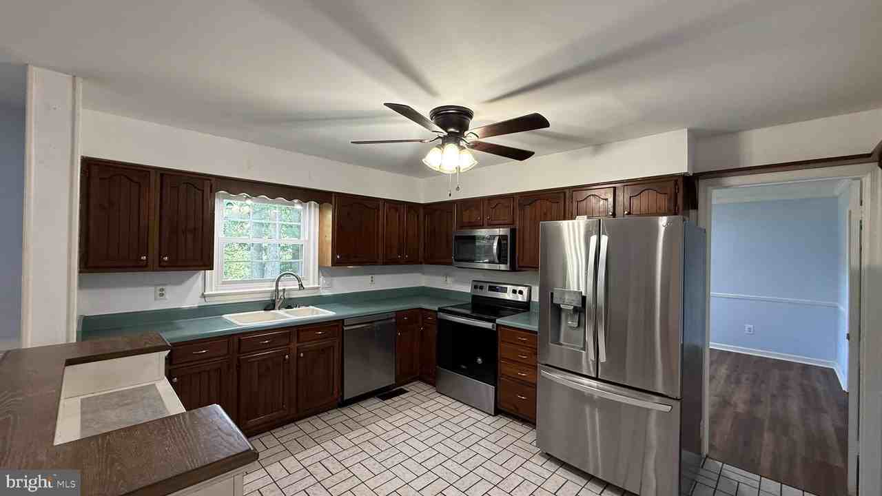 4015 Duke Of Glouster St - Photo 6 of 24