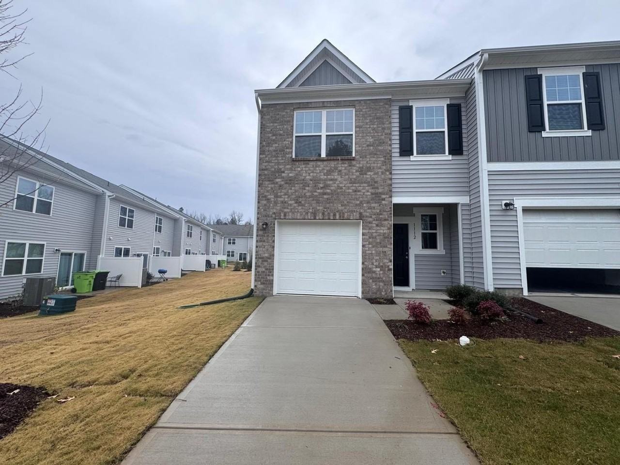 1112 Dakine Dr - Photo 2 of 25