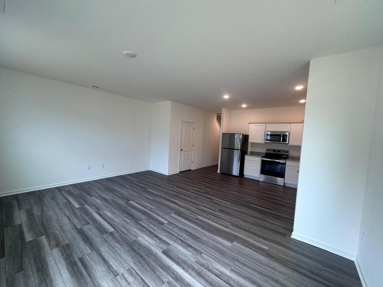 1112 Dakine Dr - Photo 4 of 25
