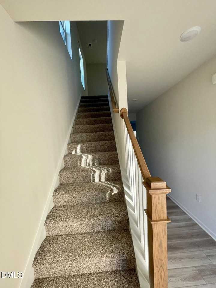 129 Rushmore Ave - Photo 3 of 12
