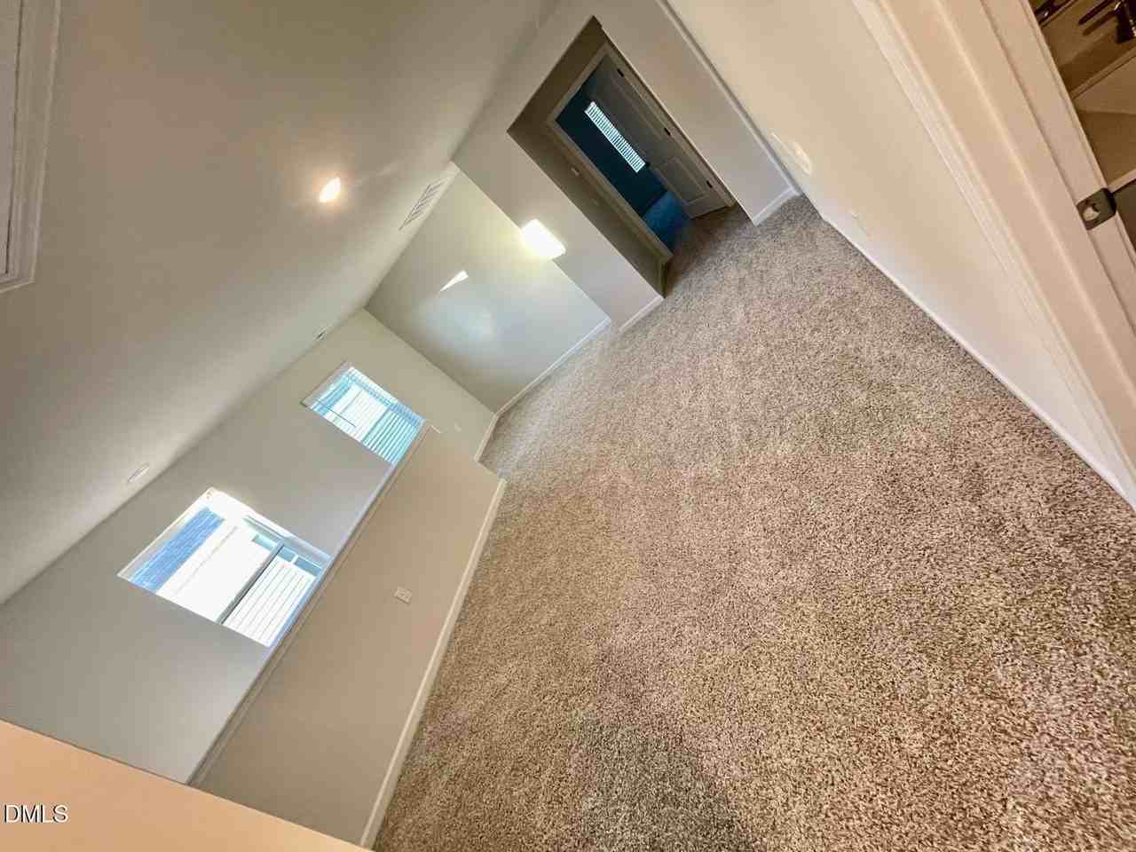 129 Rushmore Ave - Photo 7 of 12