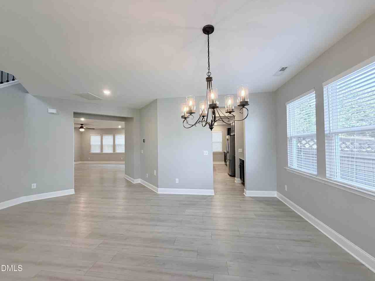 504 Eno Dr - Photo 3 of 21