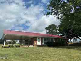 featured image of 3610 Warrensburg Rd