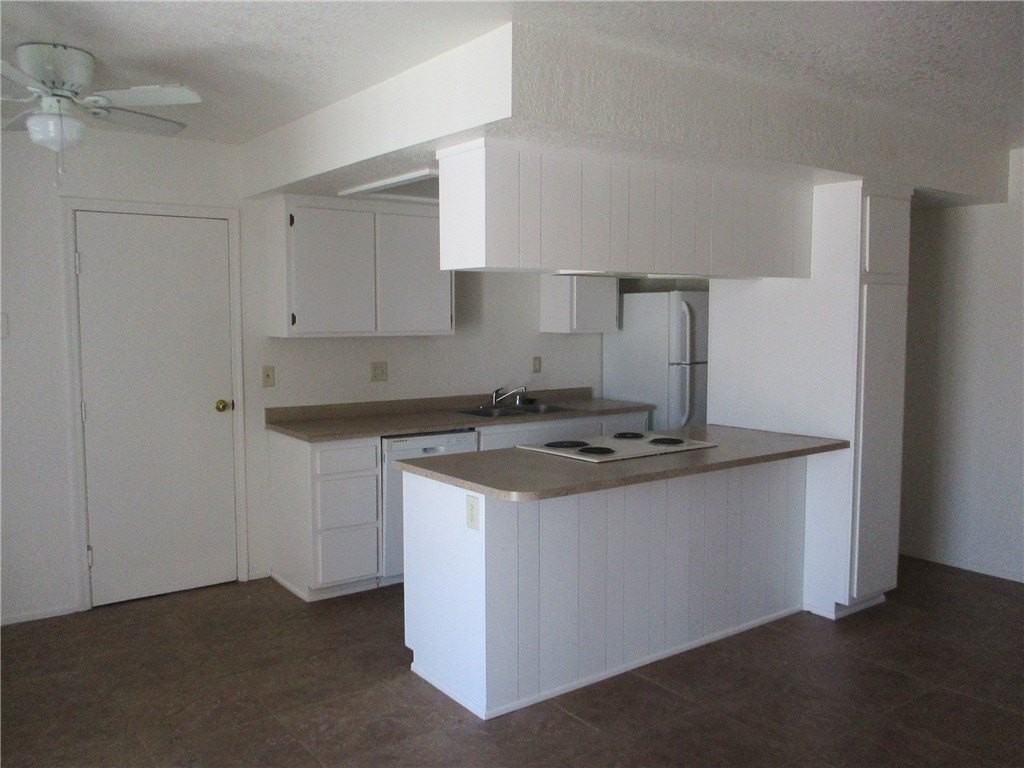 5090 S La Calzada Dr Apt B - Photo 4 of 11