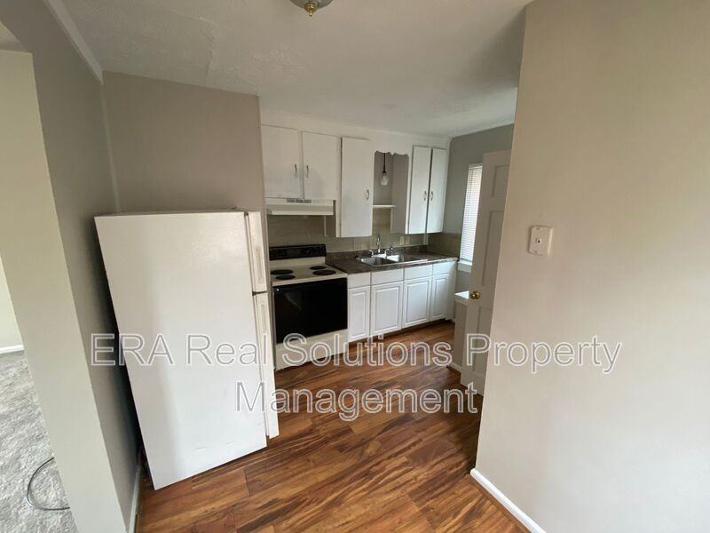 2231 Parkwood Ave - Photo 4 of 11