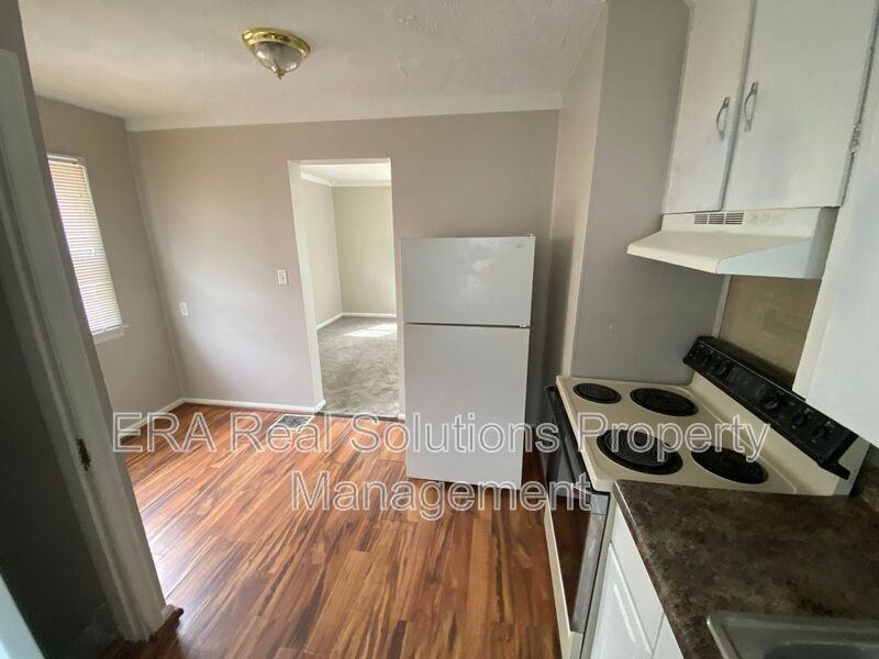 2231 Parkwood Ave - Photo 5 of 11