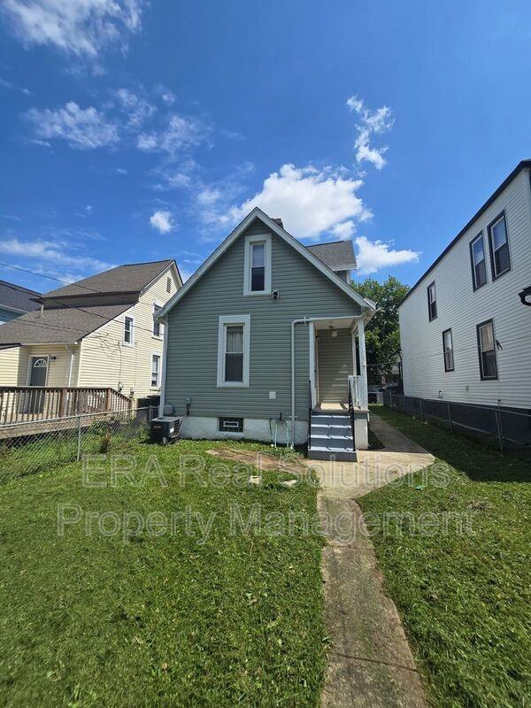 121 Chicago Ave - Photo 2 of 34