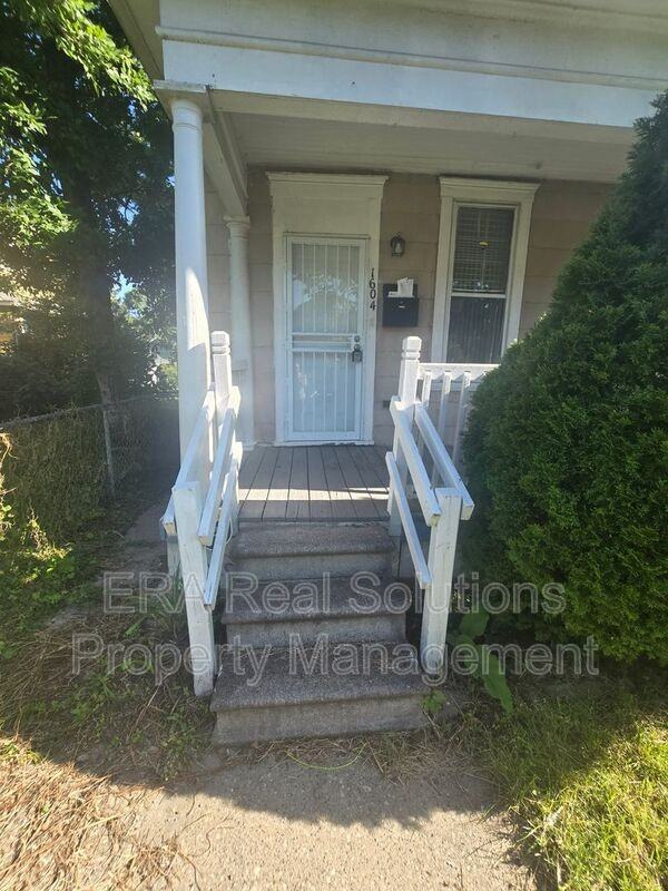 1604 Minnesota Ave - Photo 3 of 29