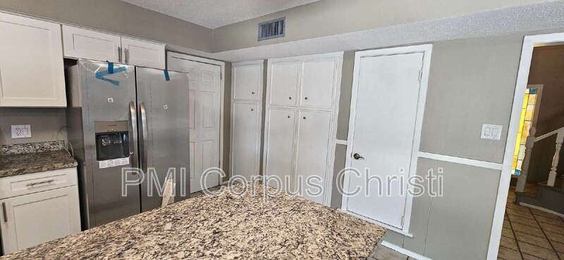 1022 Delta Dr - Photo 7 of 33