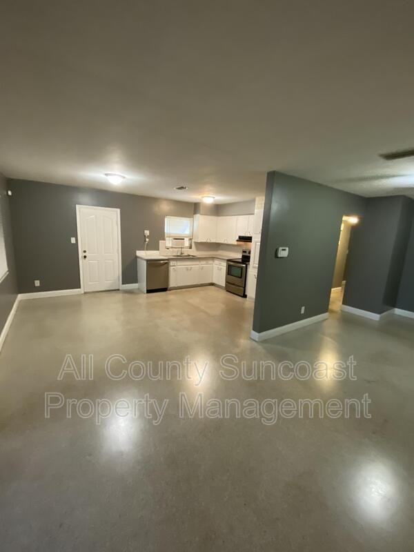 5036 10th Ave N - Photo 3 of 13