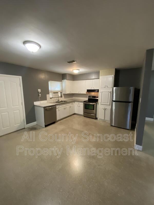 5036 10th Ave N - Photo 5 of 13