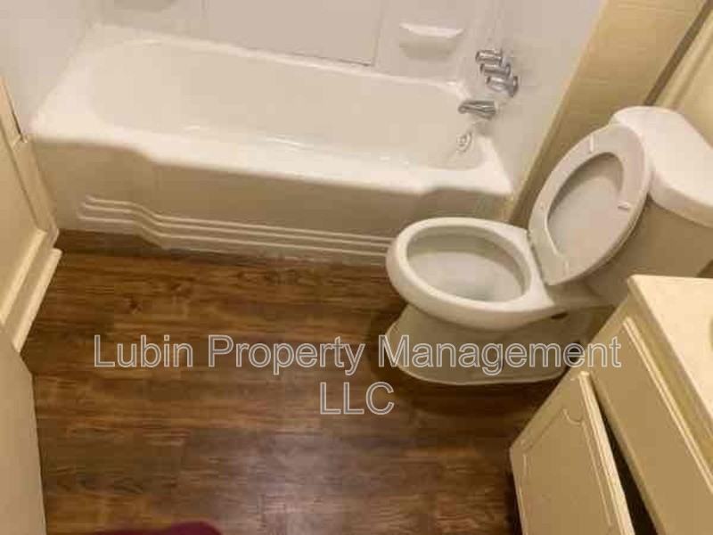 1230 E Mallory Ave - Photo 4 of 4