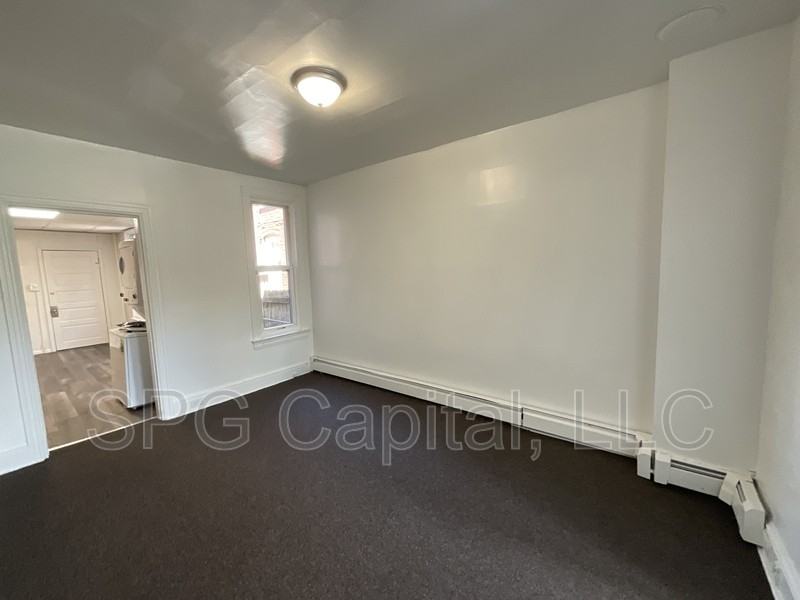 141 Stevens Ave - Photo 2 of 10