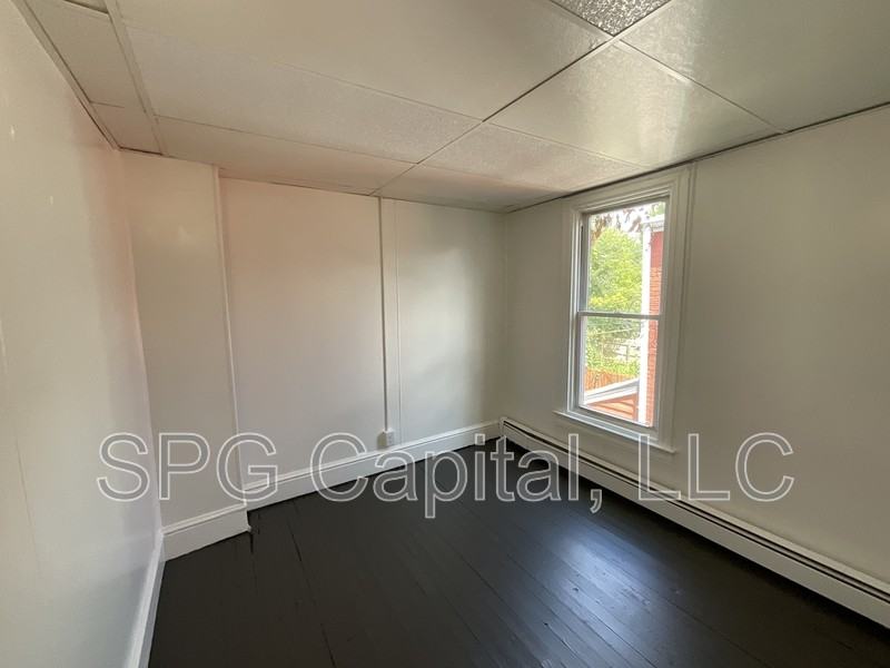 141 Stevens Ave - Photo 6 of 10