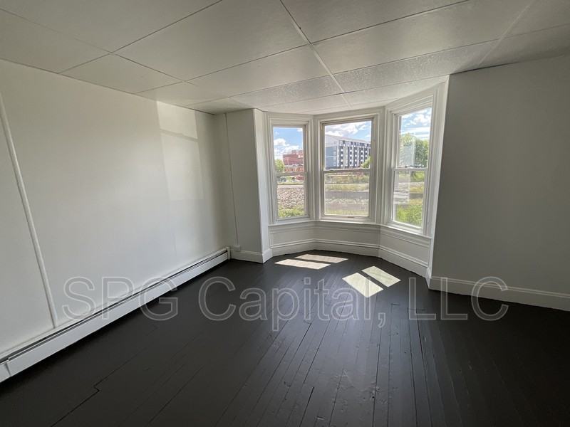 141 Stevens Ave - Photo 7 of 10
