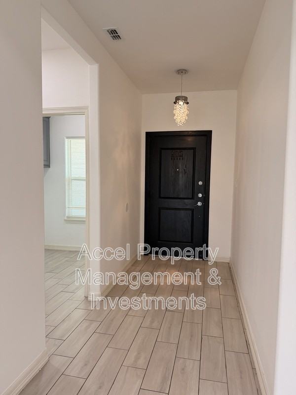 418 Gonzalez Dr - Photo 4 of 28