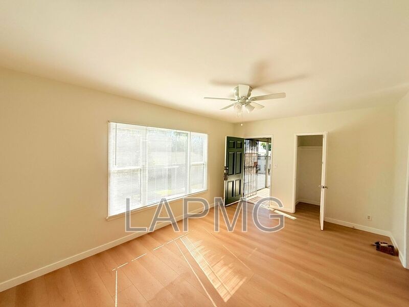 363 E Washington Blvd #6 - Photo 4 of 17
