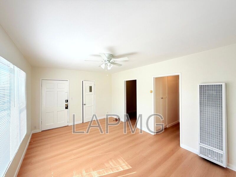 363 E Washington Blvd #6 - Photo 5 of 17