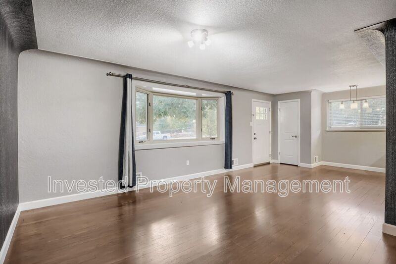 2591 S Raleigh St - Photo 4 of 25