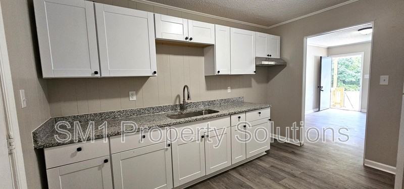 307 N Hall St #B - Photo 5 of 11