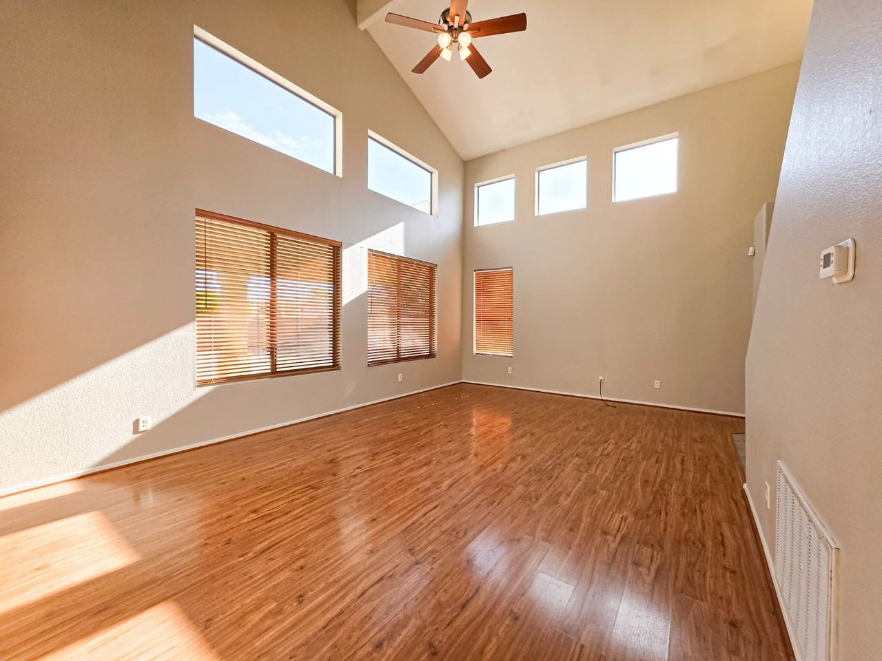 1462 W Roadrunner Dr - Photo 3 of 37