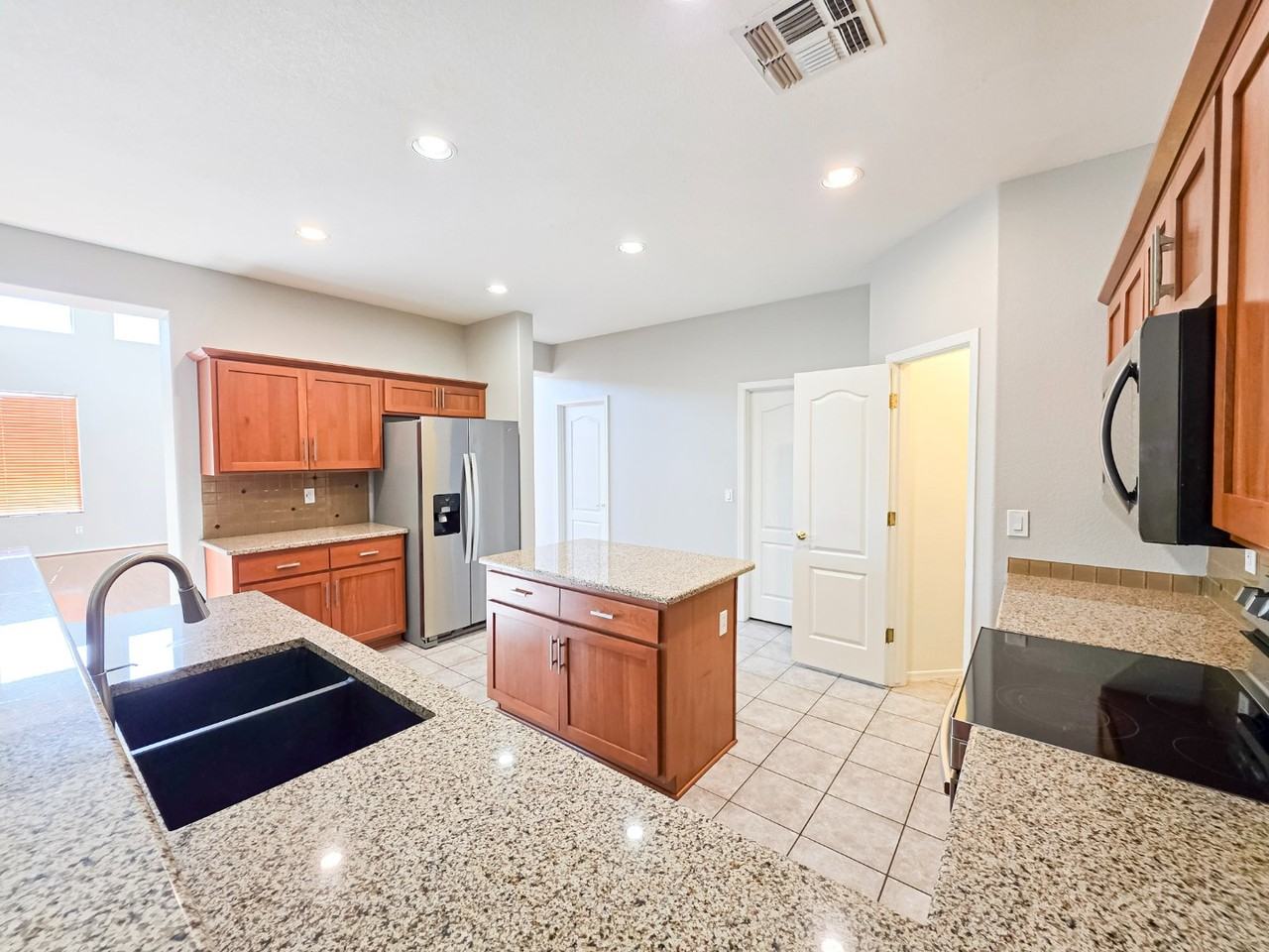 1462 W Roadrunner Dr - Photo 6 of 37
