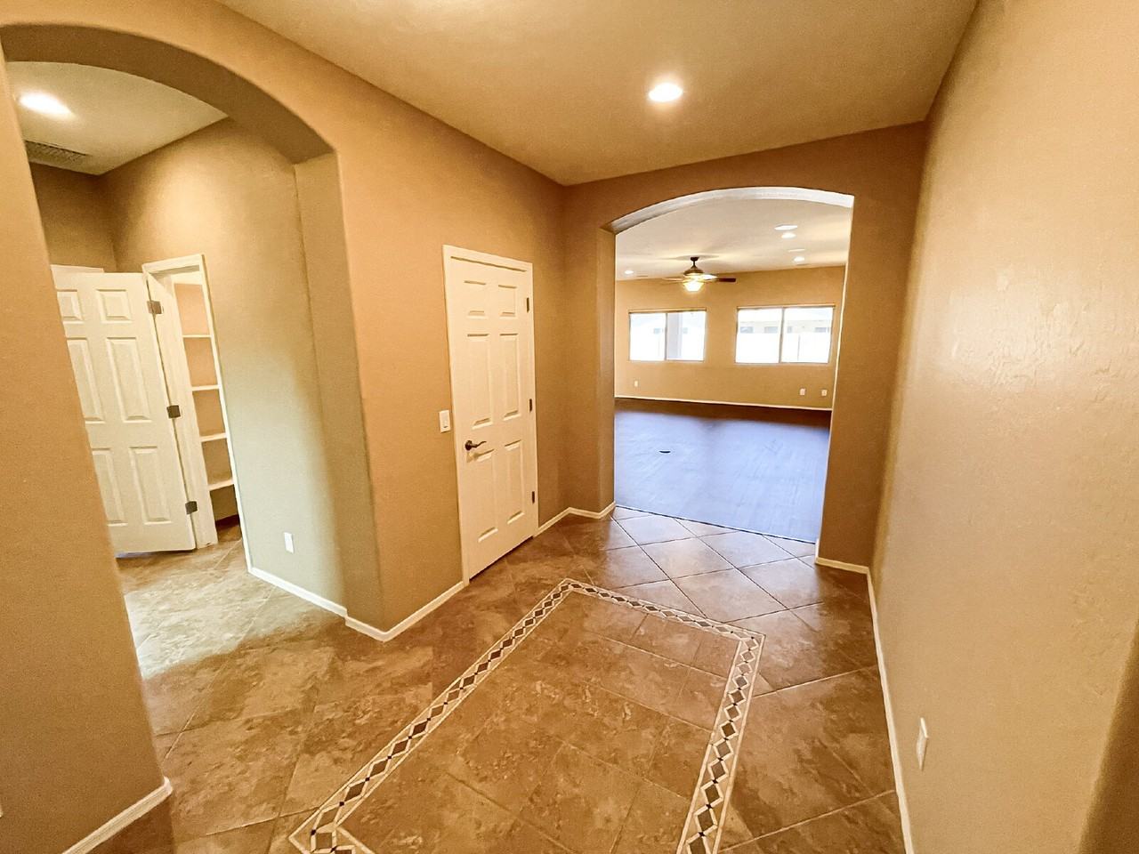 668 W Stanley Ave - Photo 3 of 24